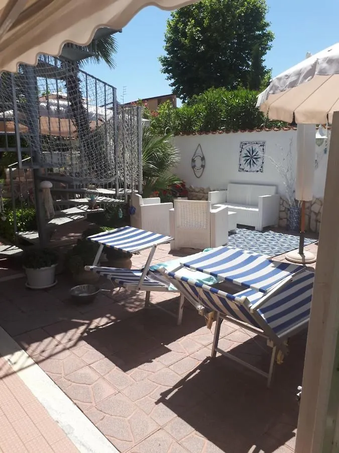 Domus Claudio Garden - Monolocale Con Giardino Privato Apartment Fiumicino Italy