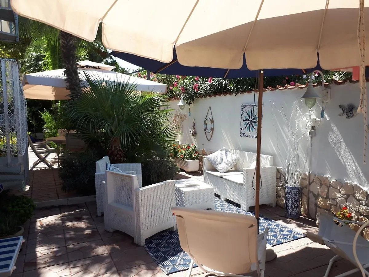 Domus Claudio Garden - Monolocale Con Giardino Privato Apartment Fiumicino