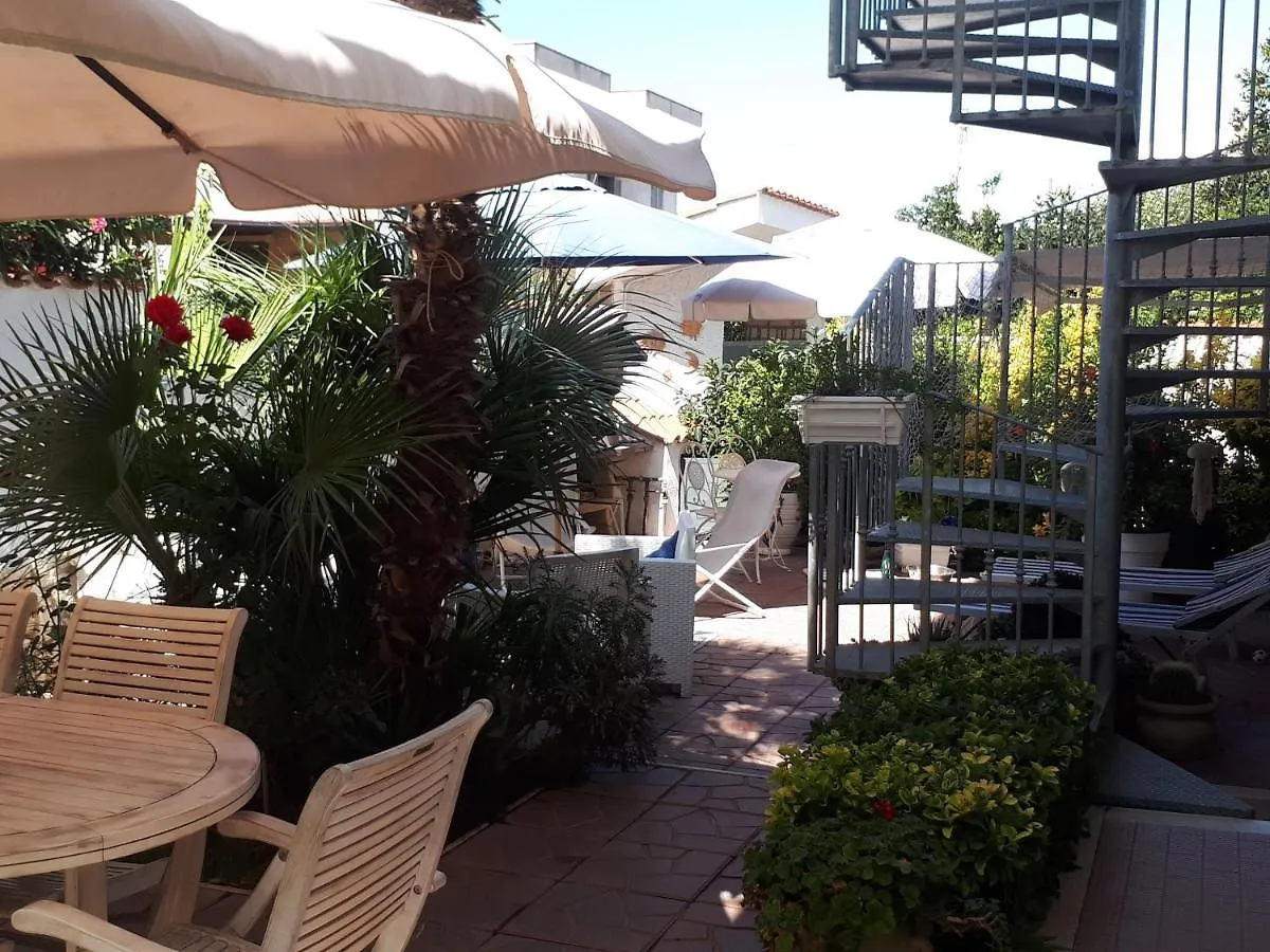 Domus Claudio Garden - Monolocale Con Giardino Privato Apartment Fiumicino