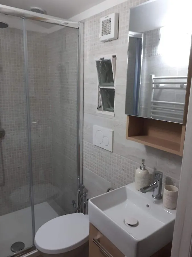 Domus Claudio Garden - Monolocale Con Giardino Privato Apartment Fiumicino Italy